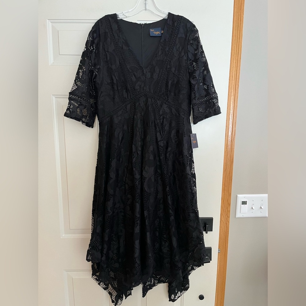 Women’s new Black lace crochet midi A line v neck asymmetrical dress. Size 10 - Picture 5 of 16